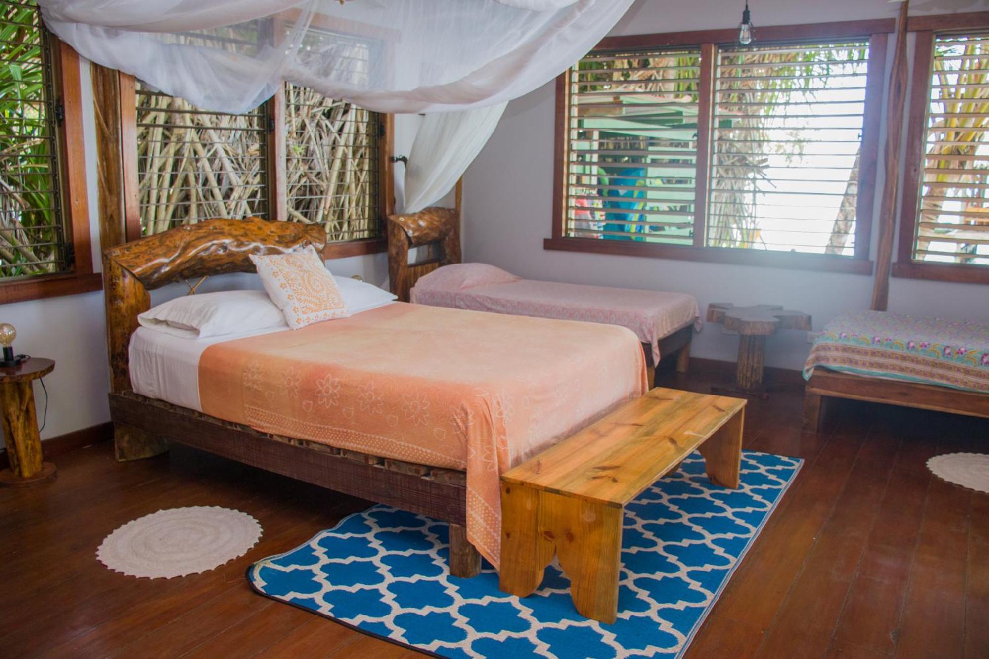 Casa Cayuco Eco-Adventure Lodge Bocas Town Exterior foto