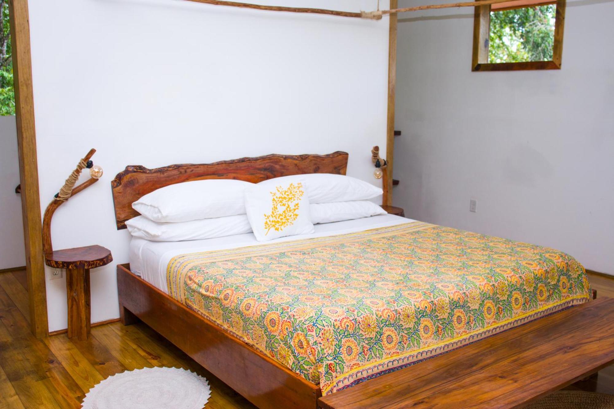 Casa Cayuco Eco-Adventure Lodge Bocas Town Exterior foto