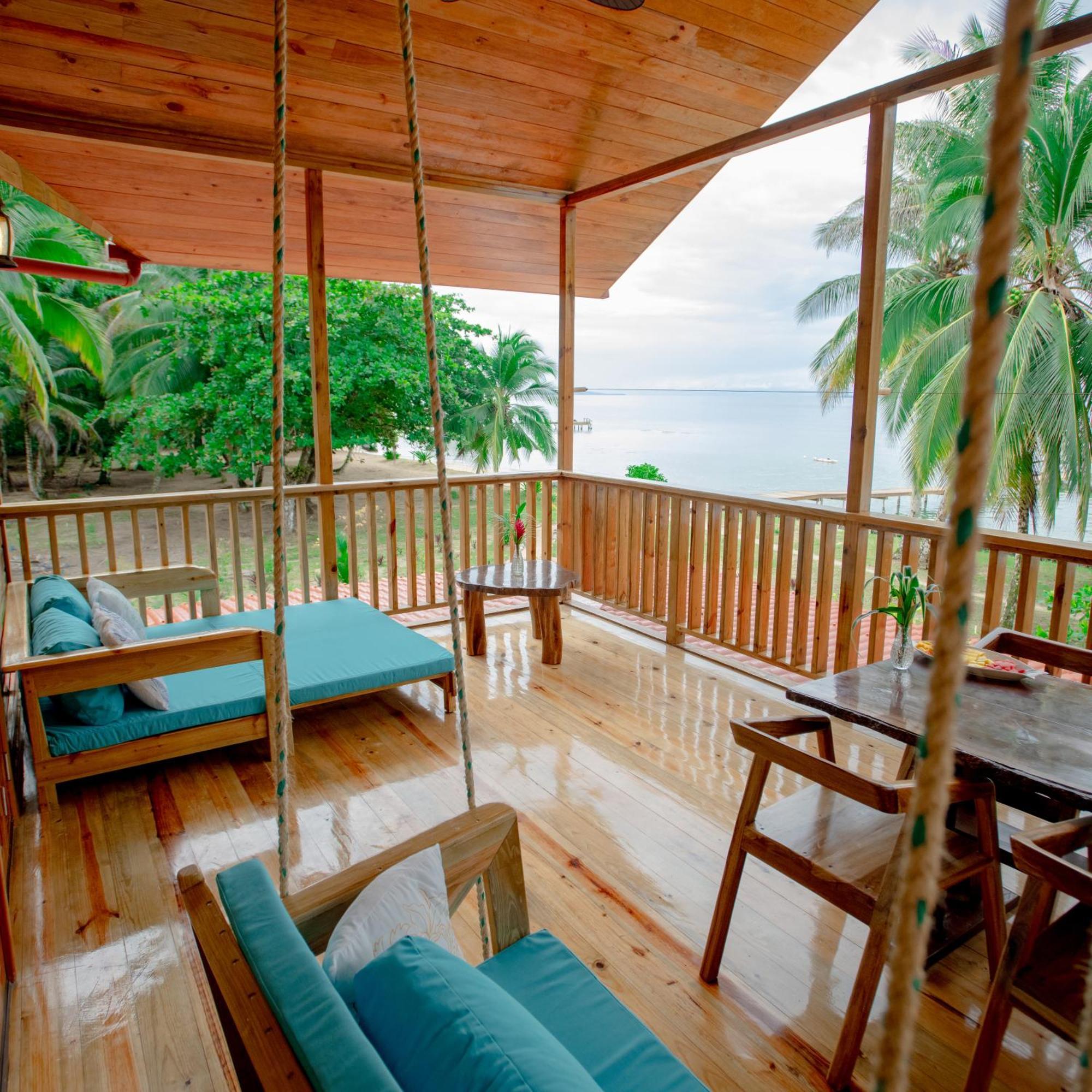 Casa Cayuco Eco-Adventure Lodge Bocas Town Exterior foto