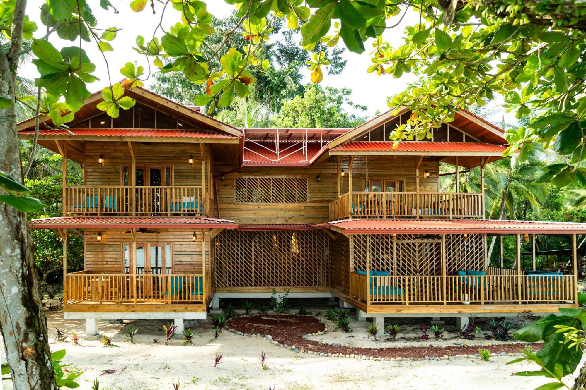 Casa Cayuco Eco-Adventure Lodge Bocas Town Exterior foto